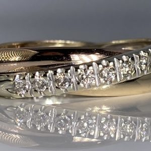 Upea Trilogia-Timanttisormus Kolmessa Kullan Sävyssä, Klassikko Cartier-tyyliin
