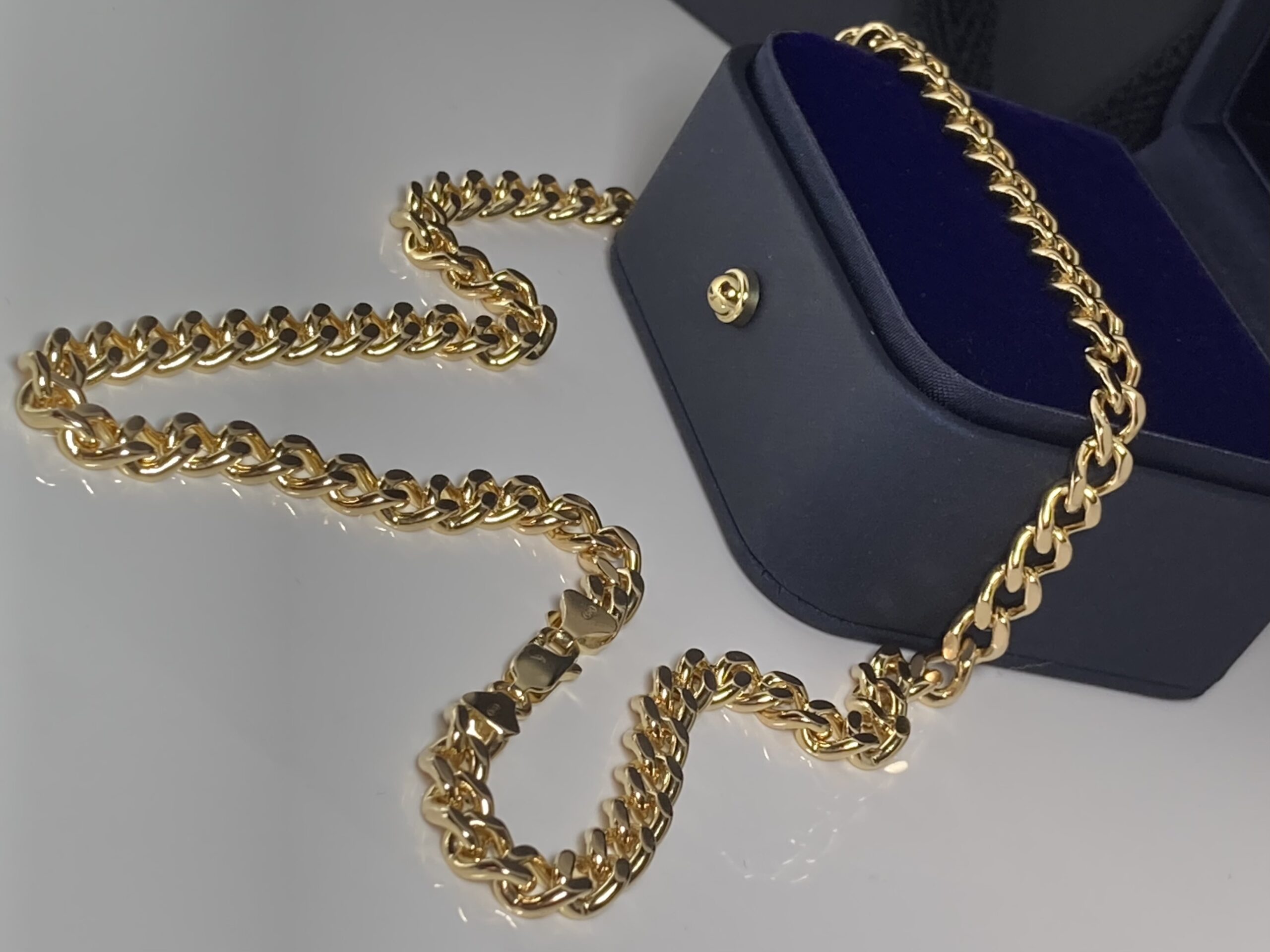 Arvokas 14K kultainen panssariketju – ajaton klassikko joka huomataan - Image 8