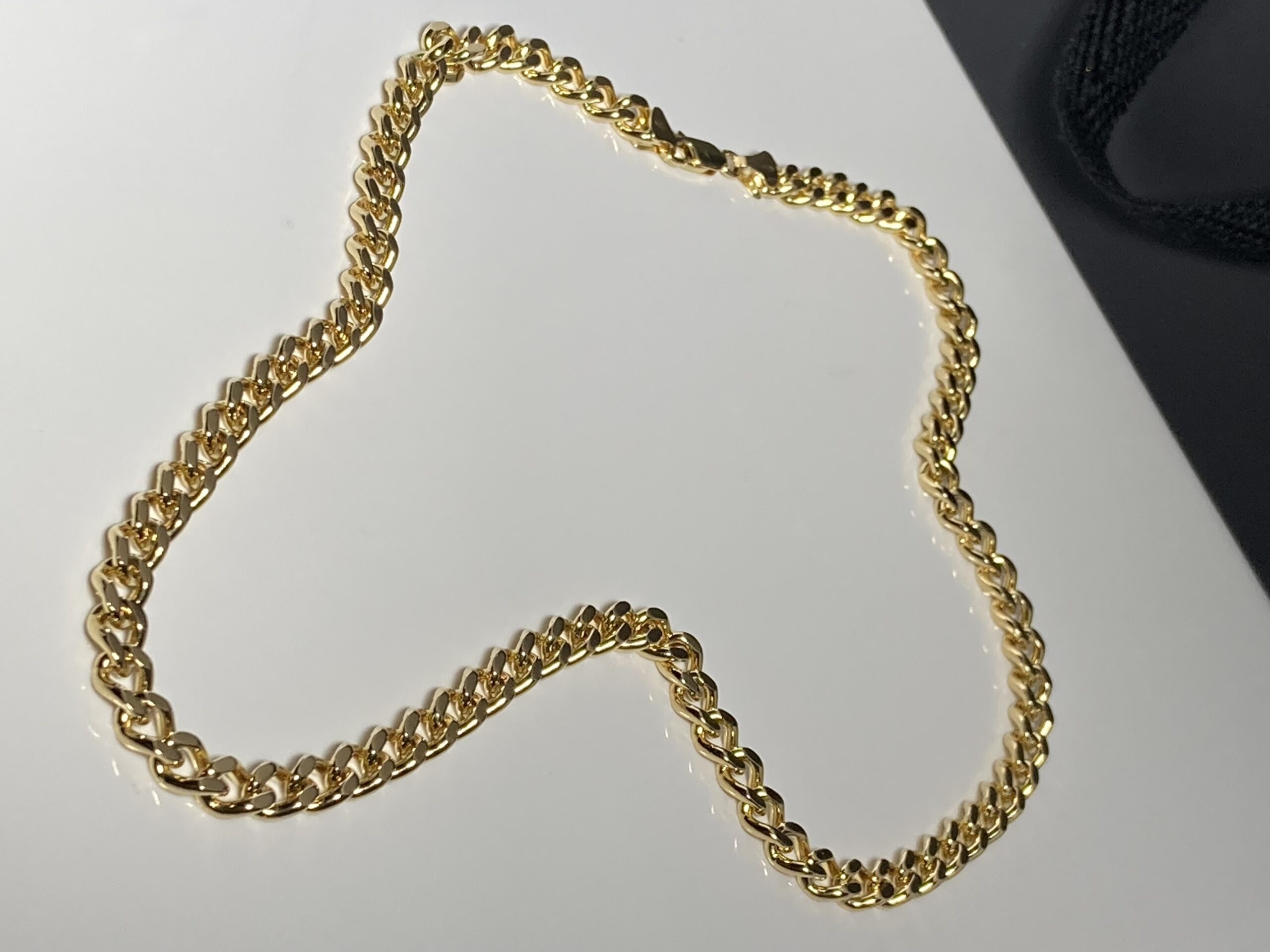 Arvokas 14K kultainen panssariketju – ajaton klassikko joka huomataan - Image 10