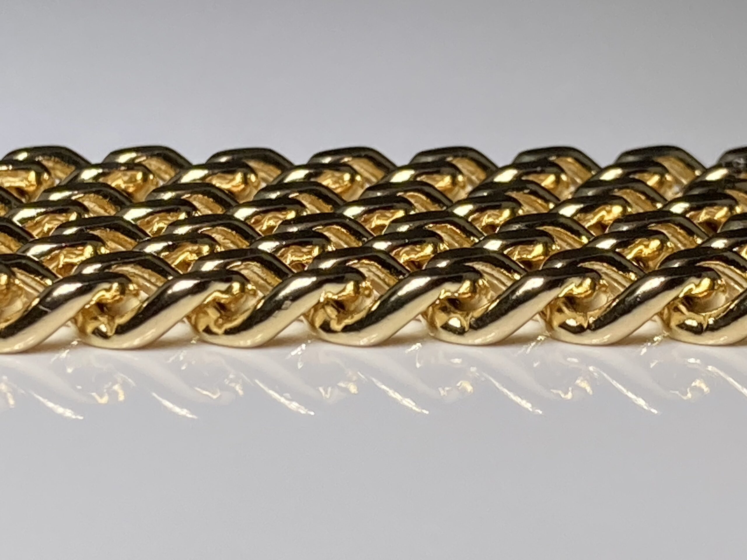 Arvokas 14K kultainen panssariketju – ajaton klassikko joka huomataan - Image 4