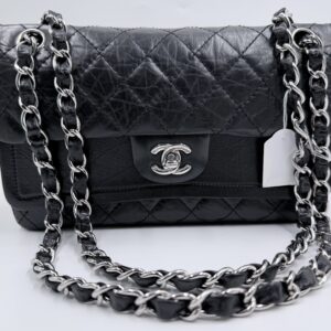 Chanel So Black Classic Double Flap – ajaton ikoni rohkealla all black, Vintage