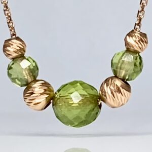 Siro 14K Kultakaulakoru Peridootilla – Herkkä, Kaunis & Feminiininen