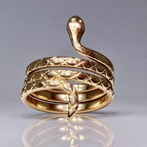 Upea Kalevala Käärmesormus – 14K Kultaa – Vahva Symboliikka & Vintage