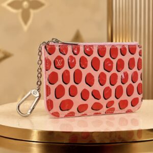 LOUIS VUITTON LIMITED EDITION KEY POUCH – NÄYTTÄÄ, EROTTUU JA HERÄTTÄÄ HUOMIOTA