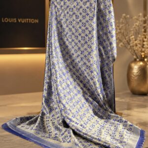 Louis Vuitton Monogram Blue Shawl / Scarf,Näyttävä luksushuivi ikoniseen tyyliin