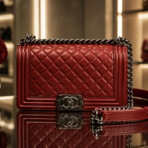 CHANEL BOY Medium – Red Lambskin & Ruthenium Hardware