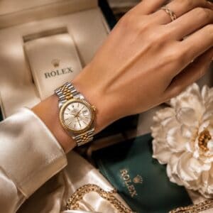 Ajaton Rolex-klassikko naiselle, joka arvostaa tyyliä