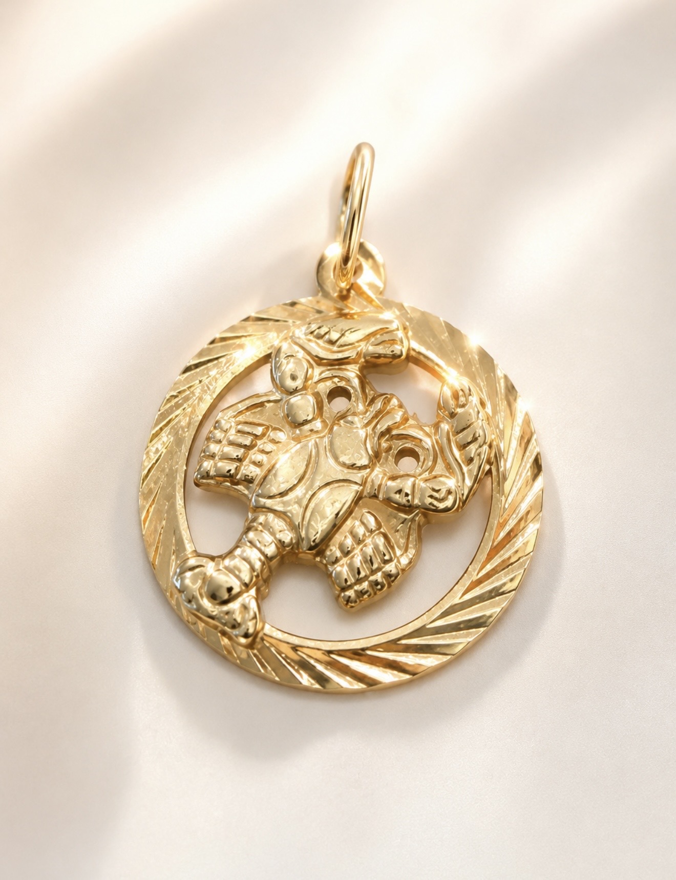 Horoskooppiriipus Rapu – 14K 585 Keltakultaa